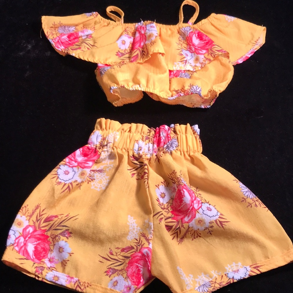 Two piece matching short set